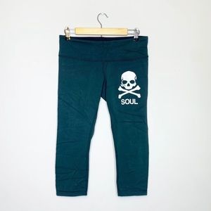 Lululemon Green Soul Cycle Leggings 10 Crop Stretch 22 in. Inseam Distressed